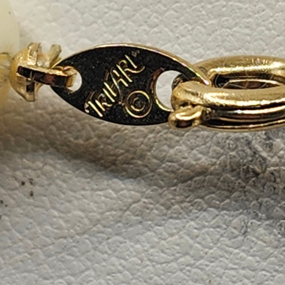 Vintage Trifari Cream Oval Faux Pearl Bead Necklace Gold Tone Spring Ring Clasp - Picture 6 of 6